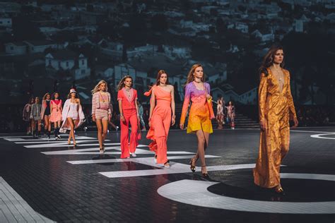 chanel ilp de catwalk|CHANEL IN HONG KONG – CRUISE 2024/2025 COLLECTION .